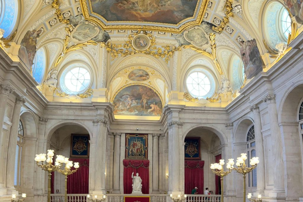 Royal Palace of Madrid & Royal Collections Gallery: Small Group Guided Tour