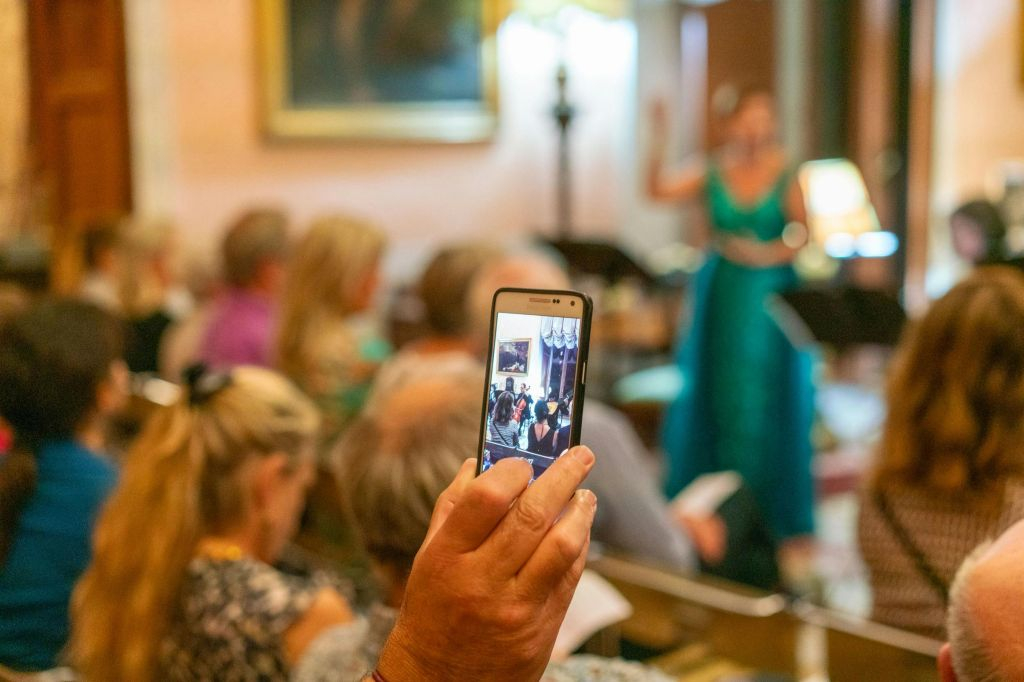 Palazzo Doria Pamphilj: Secret Apartments Guided Tour + Opera Concert