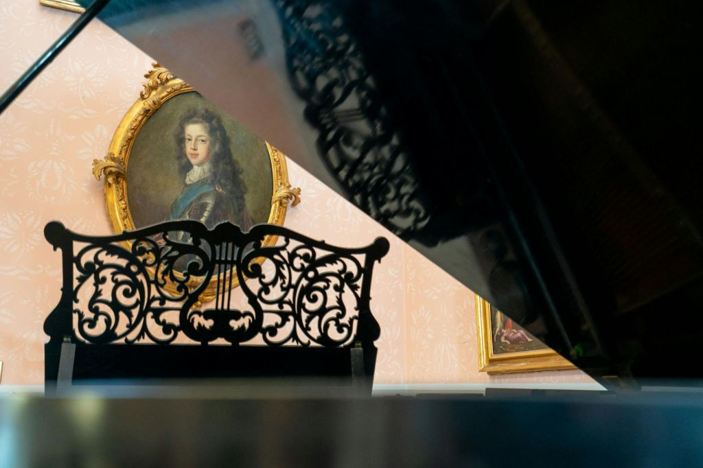 Palazzo Doria Pamphilj: Secret Apartments Guided Tour + Opera Concert
