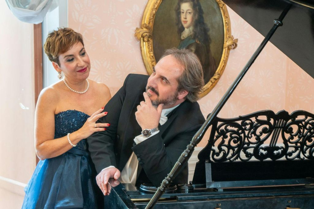 Palazzo Doria Pamphilj: Secret Apartments Guided Tour + Opera Concert