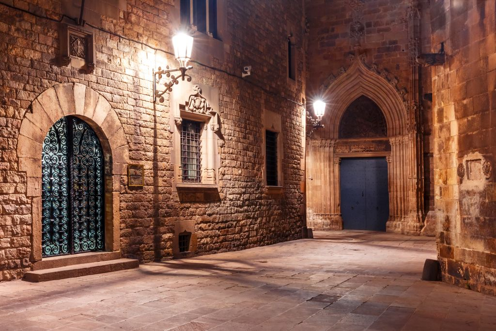 Barcelona: Gothic Quarter Tour + Flamenco Show