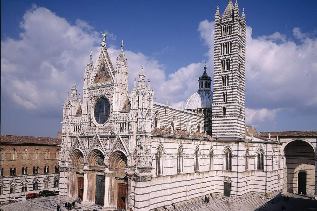 Siena: Tour guidato a piedi + Ingresso alla Cattedrale e al Palazzo delle Papesse