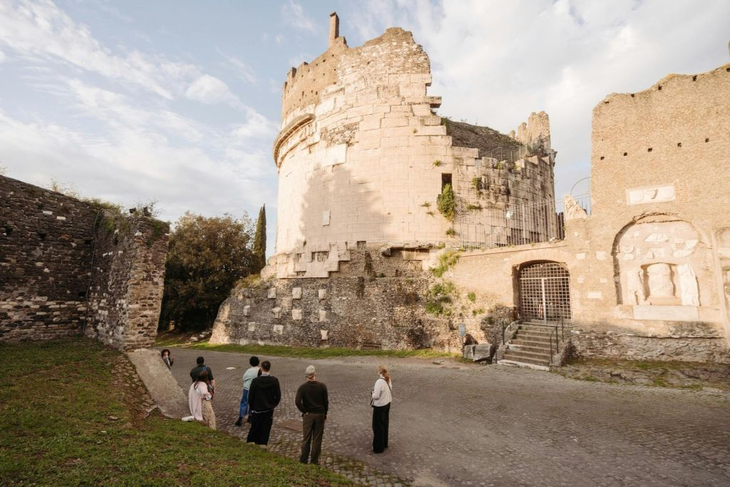 Catacombe romane, Via Appia e Colosseo: tour guidato + trasporto