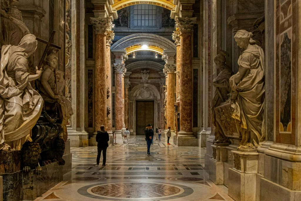Basilica di San Pietro: accesso completo, cupola raggiungibile con l’ascensore, tombe papali e audioguida