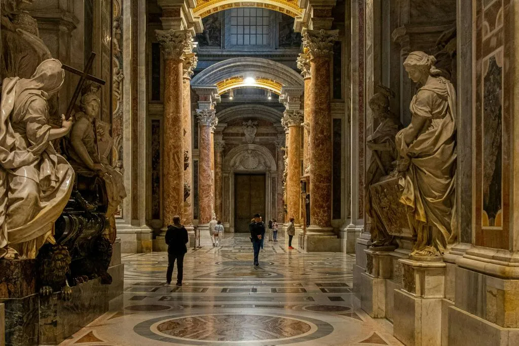 Basilica di San Pietro: accesso completo, cupola raggiungibile con l’ascensore, tombe papali e audioguida