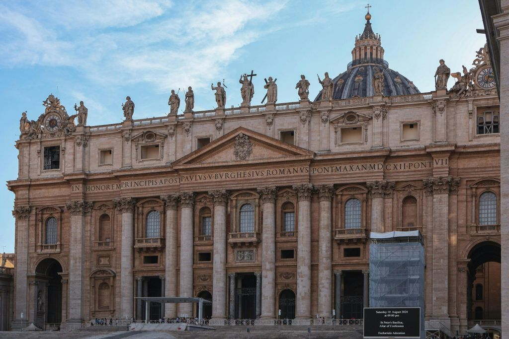 Basilica di San Pietro: accesso completo, cupola raggiungibile tramite scale, tombe papali e audioguida