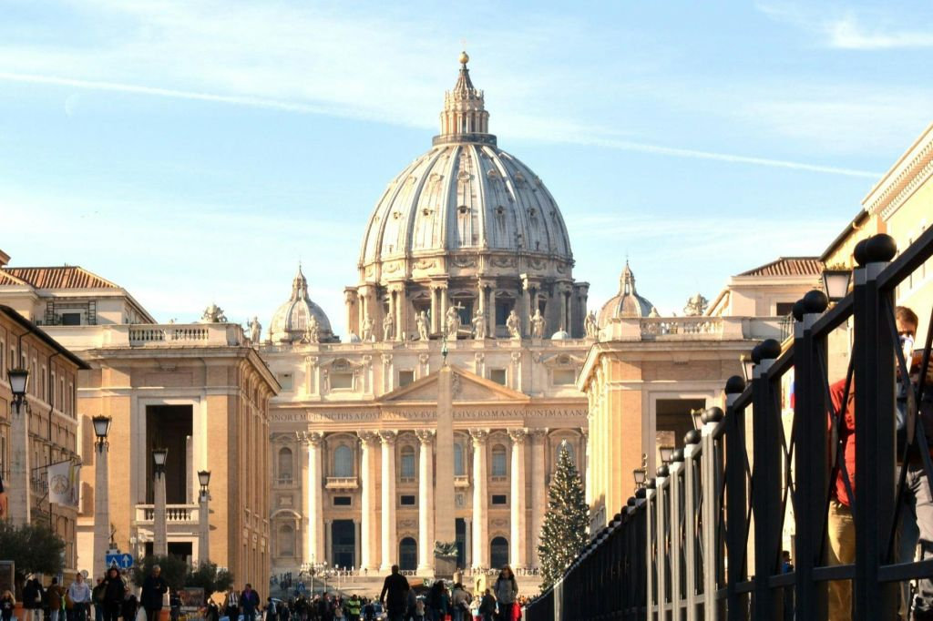 Basilica di San Pietro: accesso completo, cupola raggiungibile tramite scale, tombe papali e audioguida