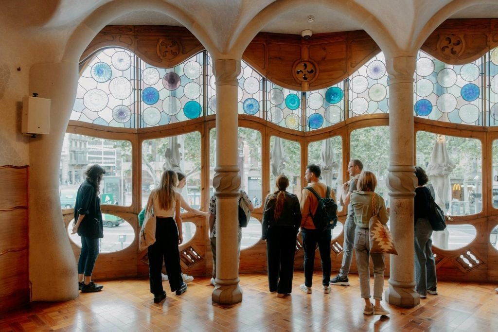 Barcelona: Recorrido por las obras más destacadas de Gaudí + Sagrada Familia y Casa Batlló sin colas