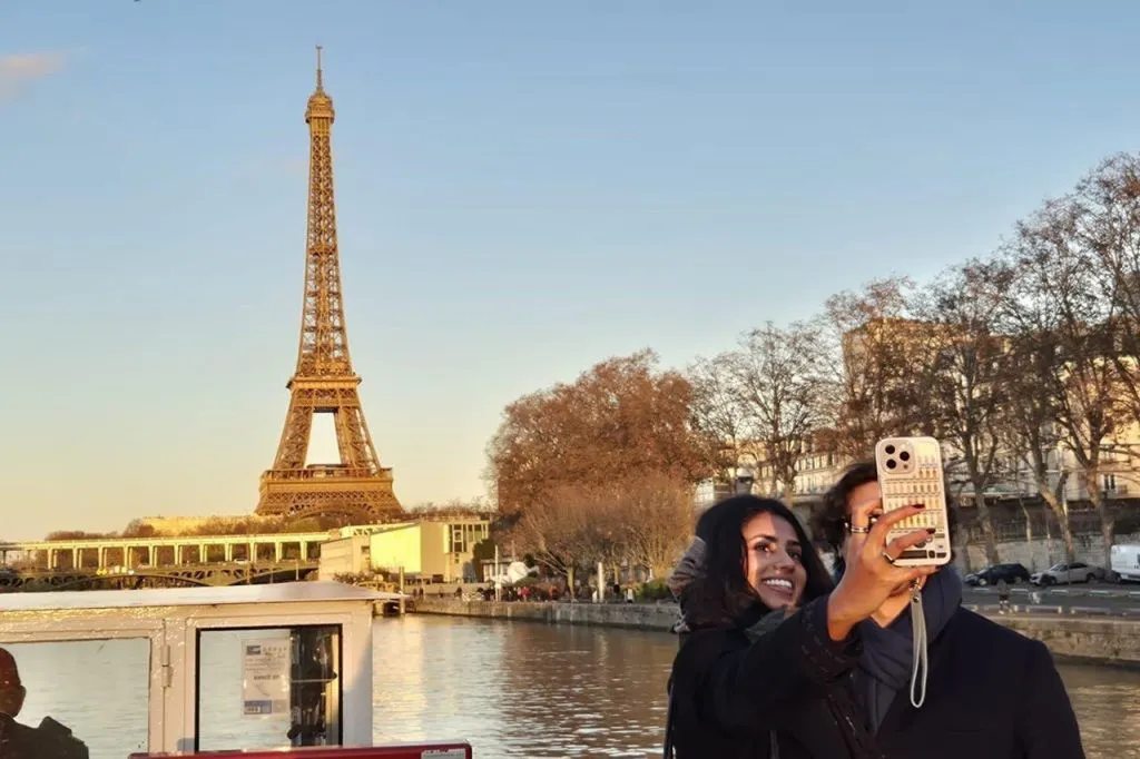 Seine River: Guided Sightseeing Cruise by Vedettes du Pont Neuf