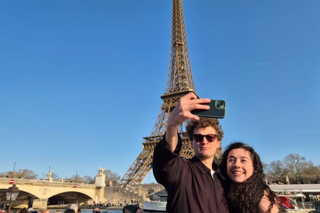 Seine River: Guided Sightseeing Cruise by Vedettes du Pont Neuf
