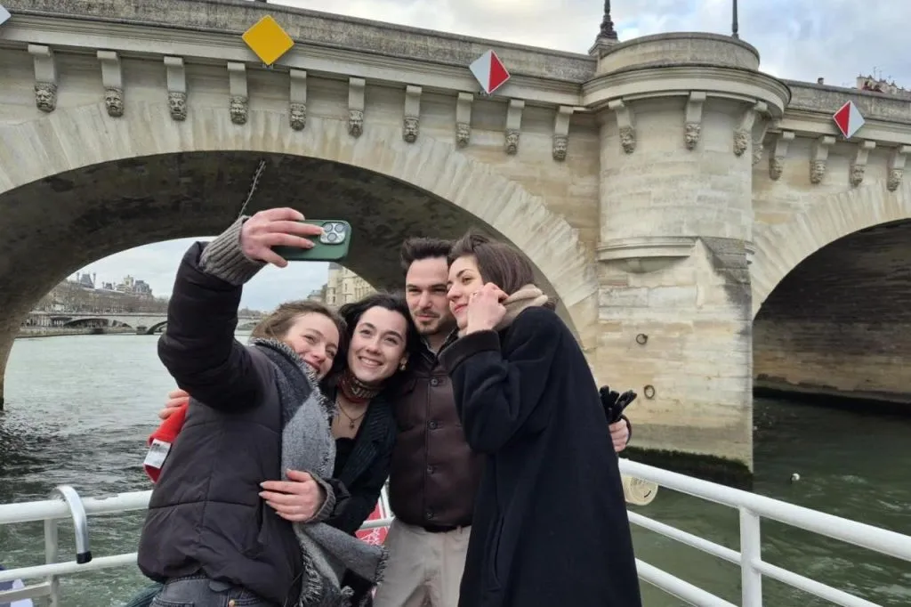 Seine River: Guided Sightseeing Cruise by Vedettes du Pont Neuf