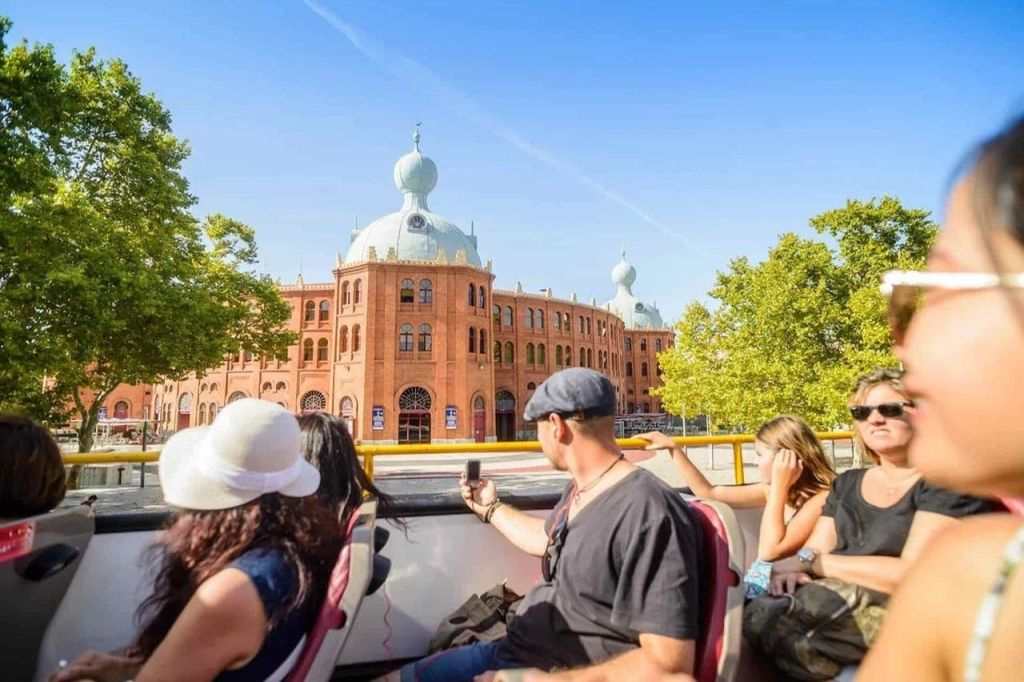 City Sightseeing Lisboa: 48 horas de Hop-on Hop-off + passeio a pé e passeio noturno