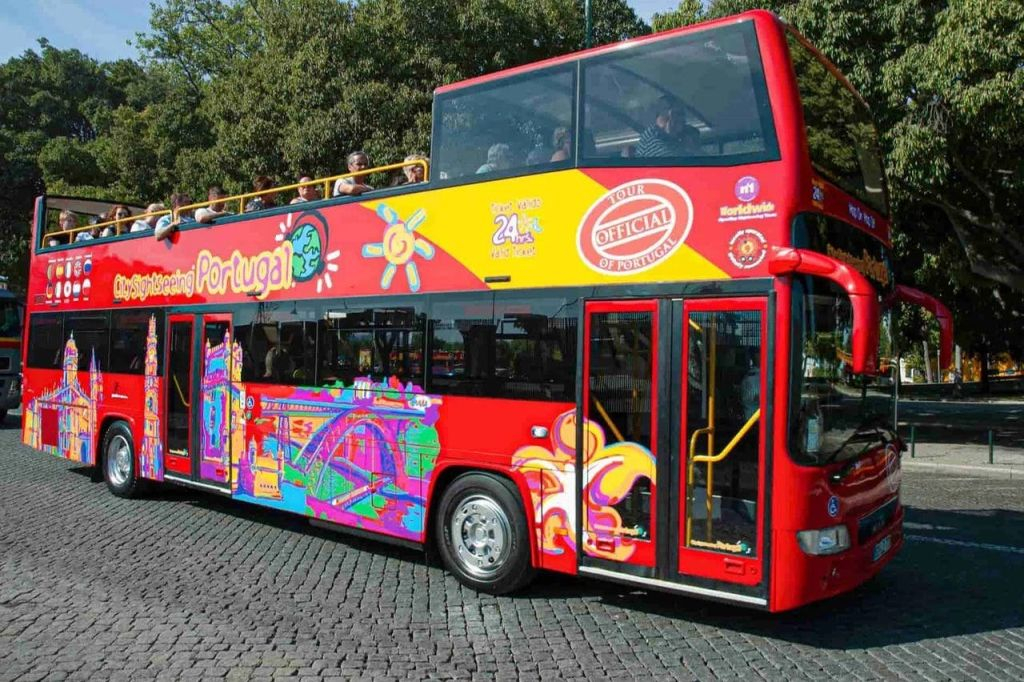 City Sightseeing Lisboa: 48 horas de Hop-on Hop-off + passeio a pé e passeio noturno