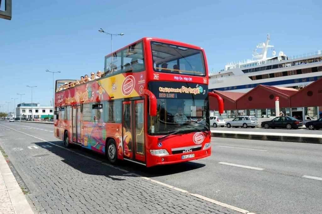 City Sightseeing Lisboa: 48 horas de Hop-on Hop-off + passeio a pé e passeio noturno