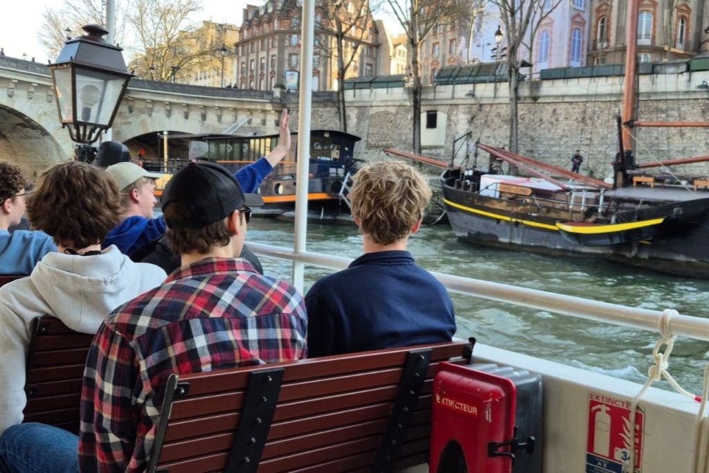 La Seine : croisière touristique au coucher du soleil + 1 boisson