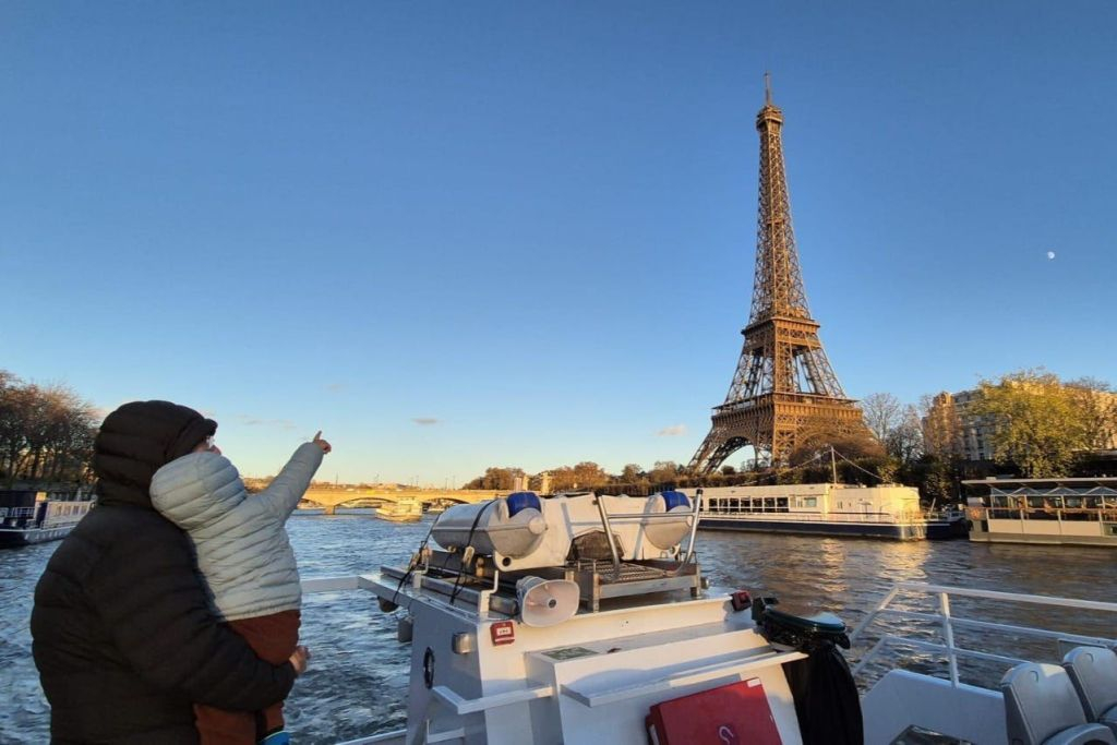 La Seine : croisière touristique au coucher du soleil + 1 boisson