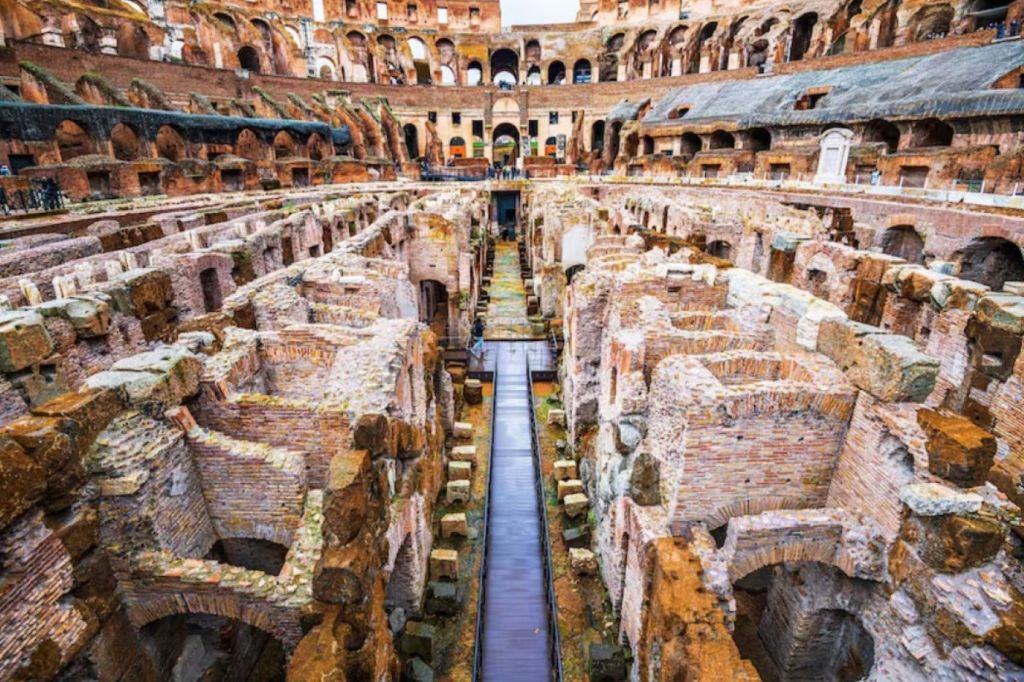 Colosseo, Foro Romano e Colle Palatino: Biglietto salta-coda + App di audioguida