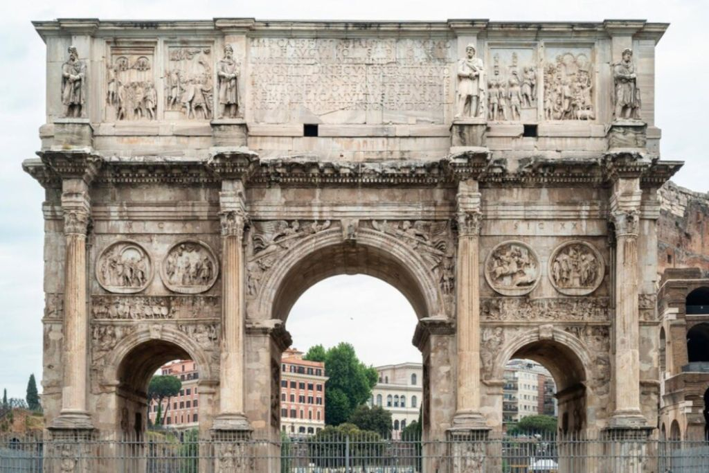 Colosseo, Foro Romano e Colle Palatino: Biglietto salta-coda + App di audioguida