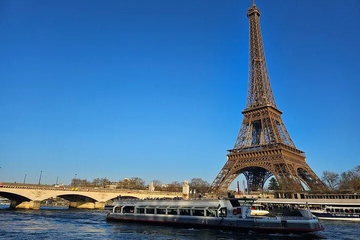 Canal Saint-Martin et Seine : croisière touristique guidée