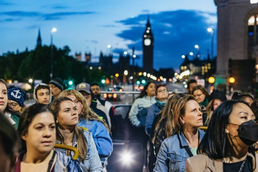 London: One-Way Uber Boat + Evening Bus Tour
