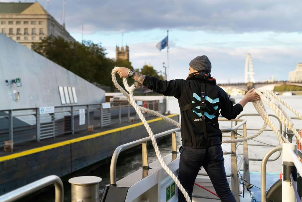 London: One-Way Uber Boat + Evening Bus Tour