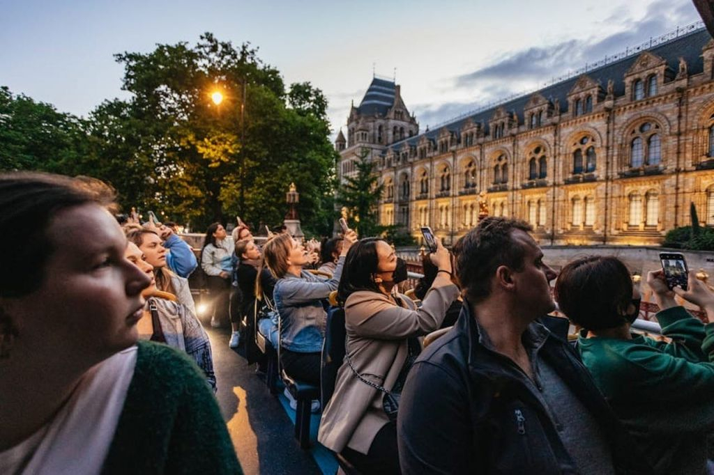 London: One-Way Uber Boat + Evening Bus Tour