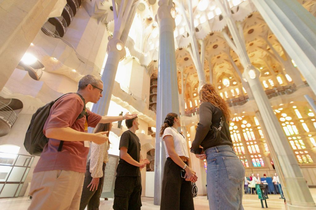 Sagrada Familia: Entrada sin colas + Tour guiado semiprivado
