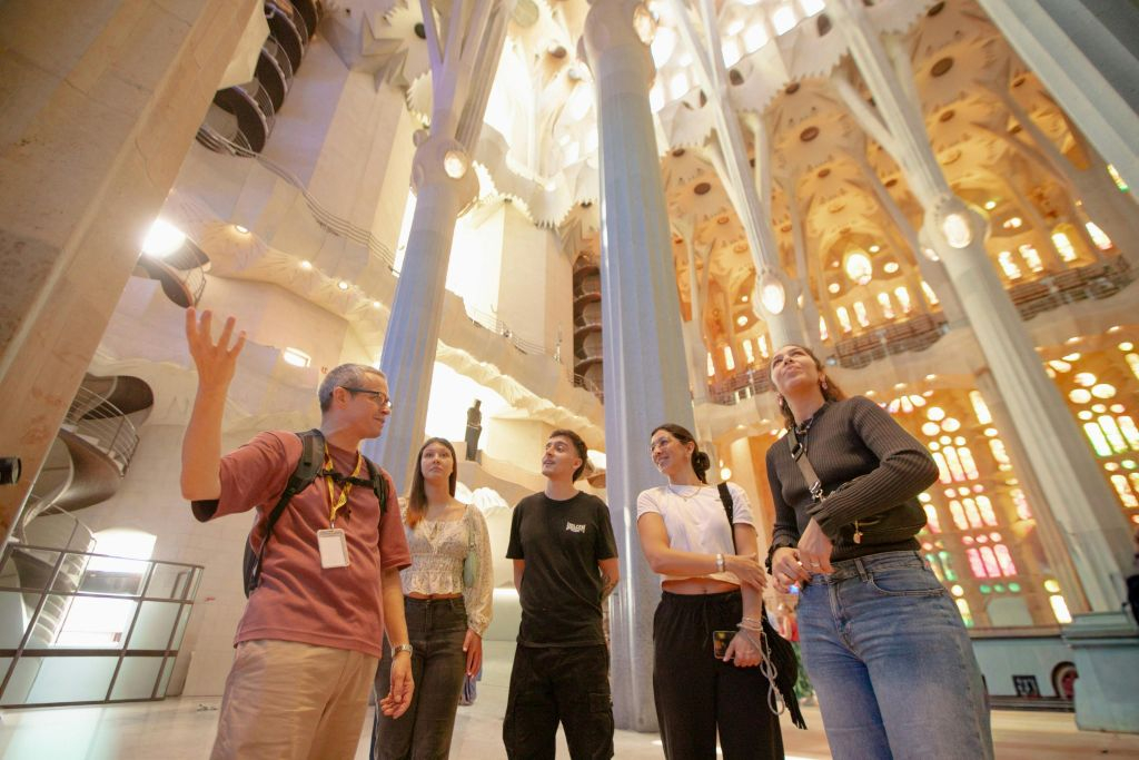 Sagrada Familia: Entrada sin colas + Tour guiado semiprivado