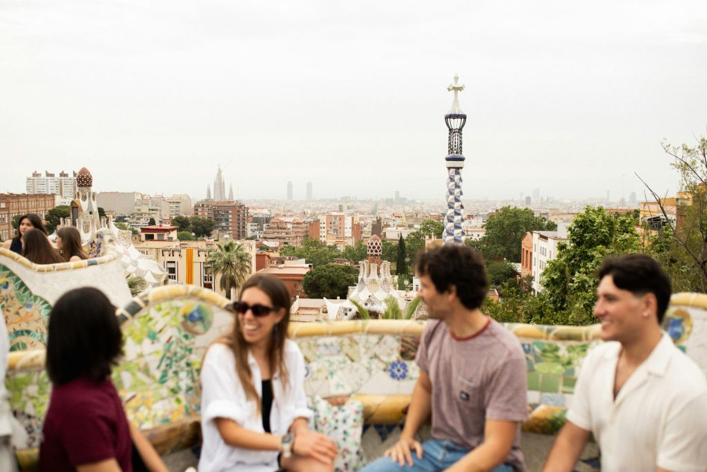Park Güell y Sagrada Familia: Entrada sin colas + Tour guiado + Transporte