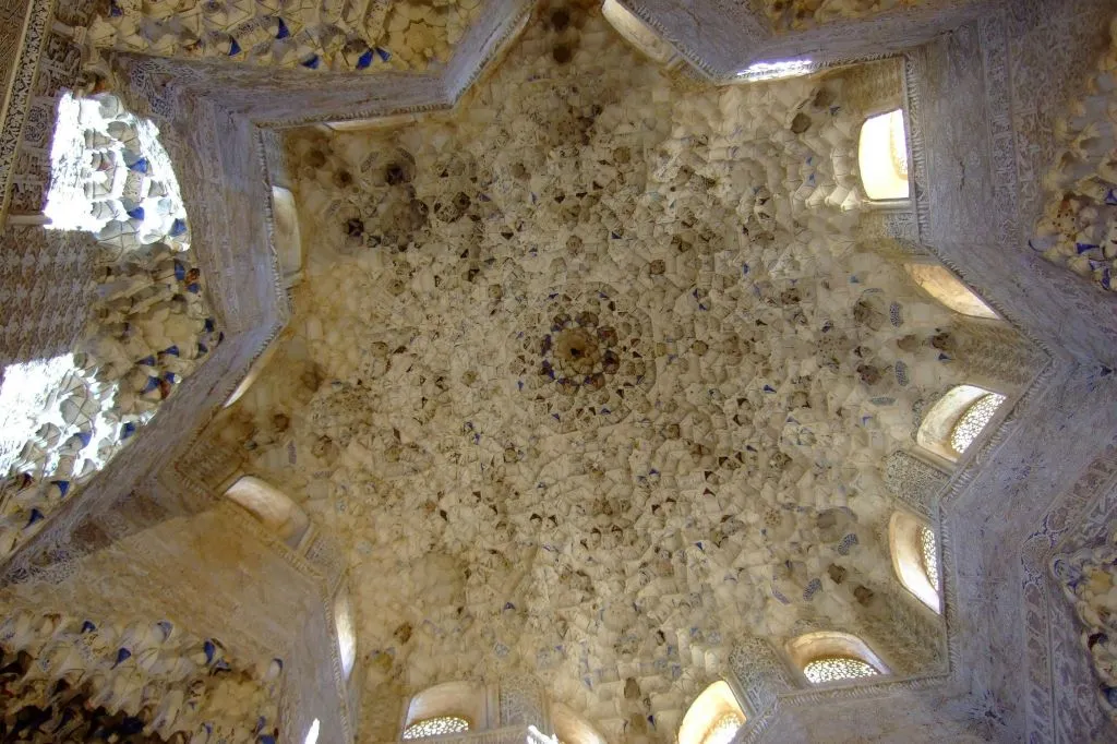 La Alhambra, los Palacios Nasríes, el Albaicín y el Sacromonte: visita guiada privada