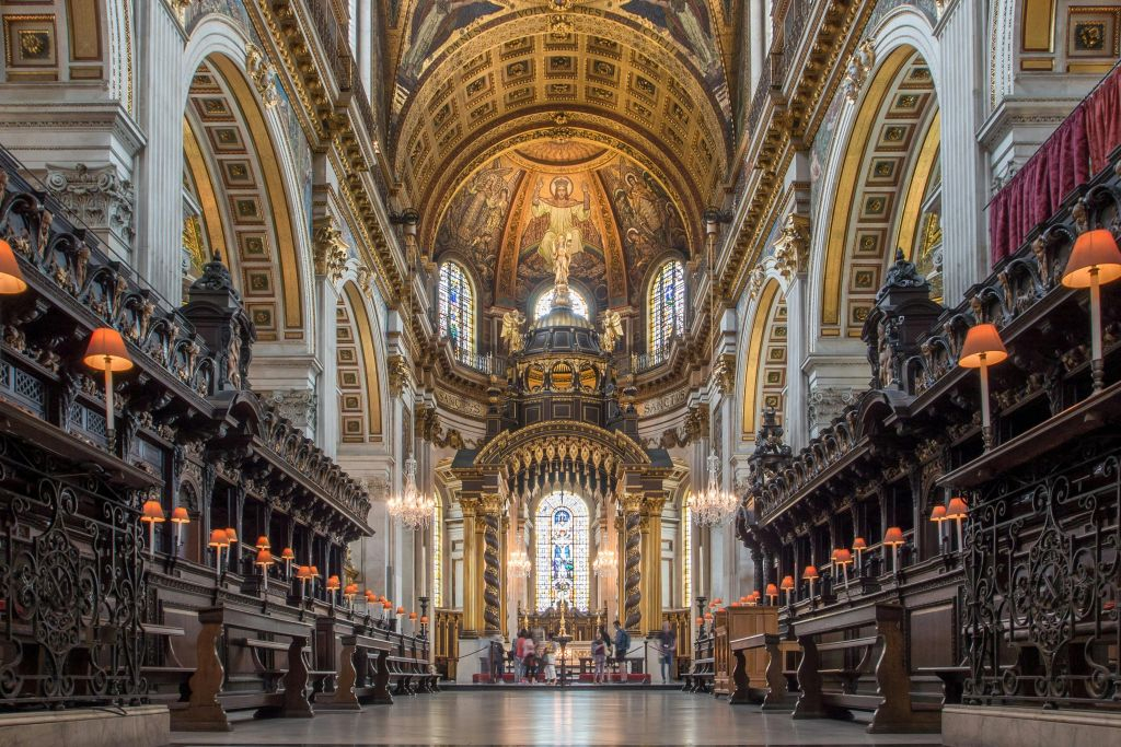 London: St Paul's Cathedral Entry with Audio Guide + Roundtrip Uber Boat