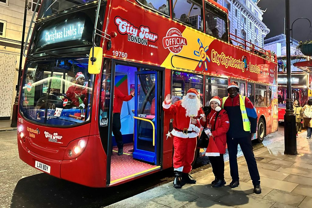 London: Christmas Lights Bus Tour with Audio Guide + One-Way Uber Boat