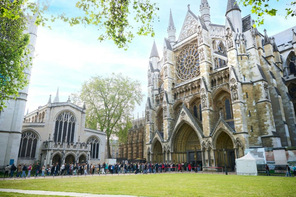 London: Full-Day Walking Tour + River Cruise