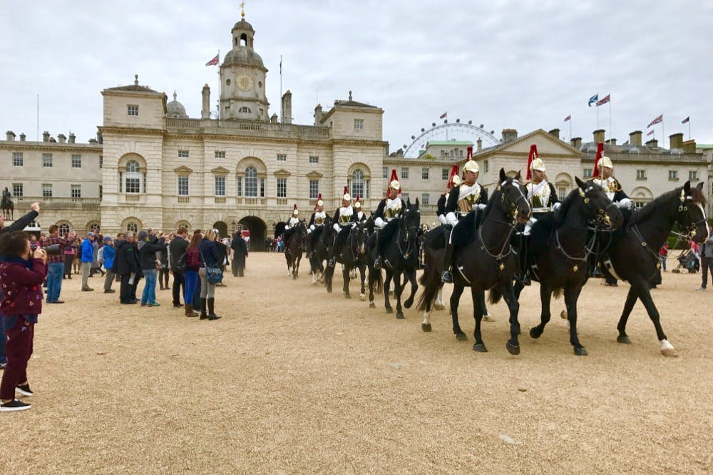 London: Full-Day Walking Tour + River Cruise