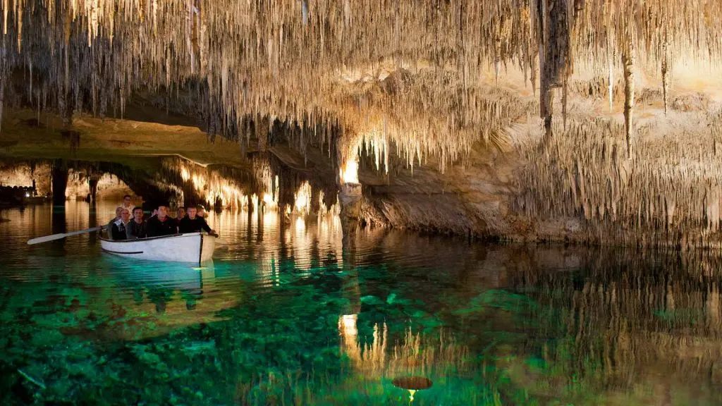 Mallorca: Excursión de Medio Día en Autobús a las Cuevas del Drach y Porto Cristo