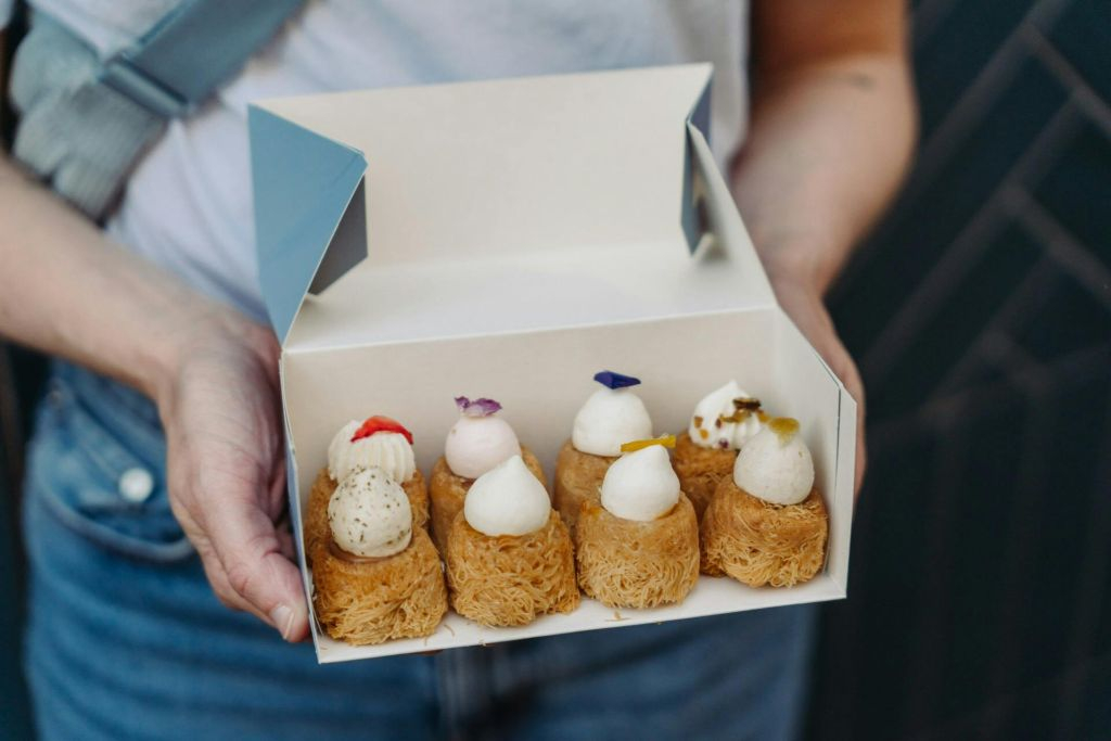 Paris : visite gastronomique guidée à pied en petit groupe + dégustations et vin