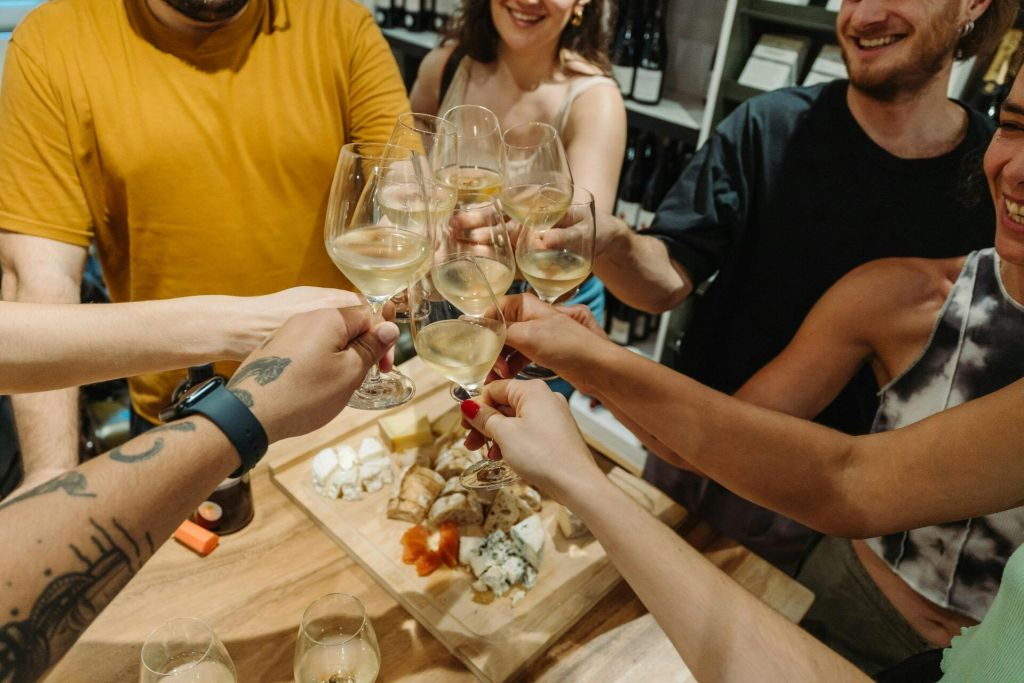 Paris : visite gastronomique guidée à pied en petit groupe + dégustations et vin