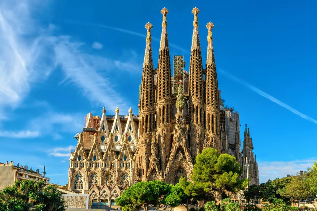 Barcelona: Visita guiada en grupo reducido + Entrada sin colas a la Sagrada Familia + Traslados