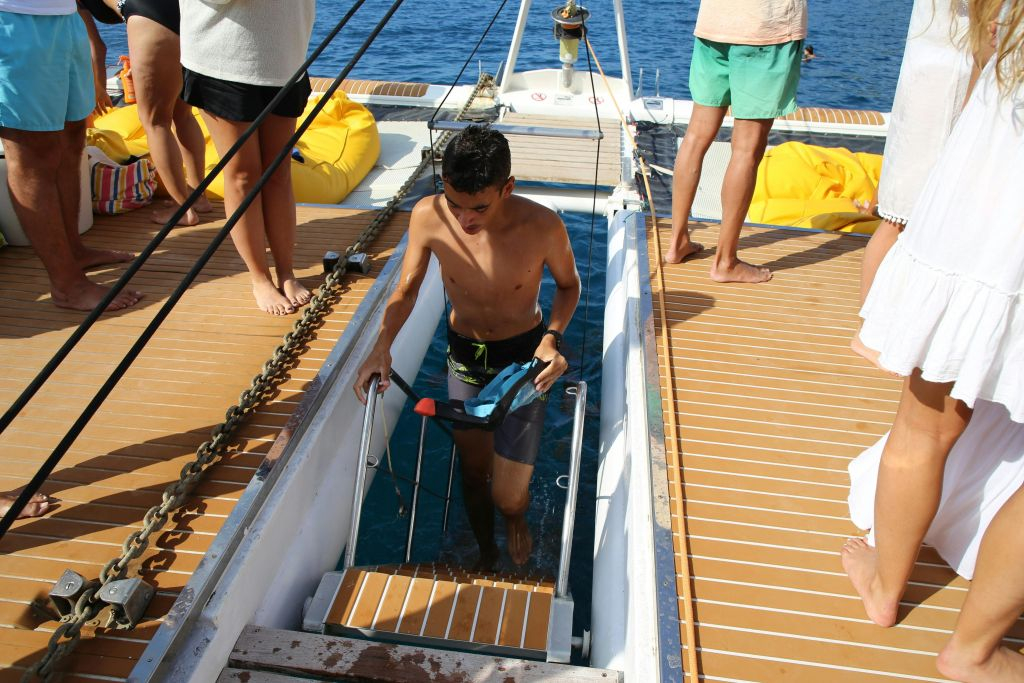 Costa Daurada: paseo en barco, comida a la barbacoa, barra libre + parada para bañarse