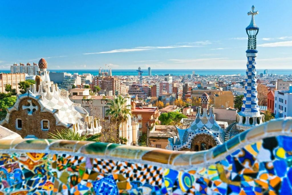 Barcelona: Visita guiada + Entrada sin colas para la Sagrada Familia y el Parque Güell