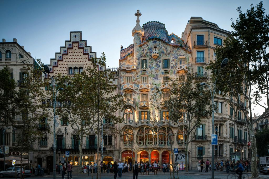 Barcelona: Visita guiada + Entrada sin colas para la Sagrada Familia y el Parque Güell