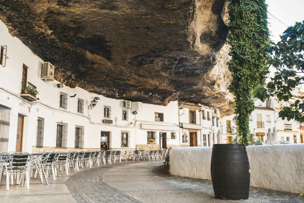 Ronda y Setenil de las Bodegas: excursión de un día desde Málaga + visita guiada opcional