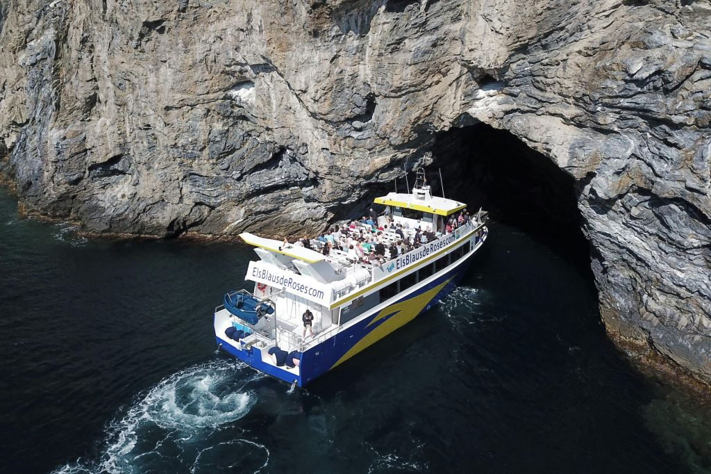 Cadaqués: Excursión en barco desde Roses + audioguía