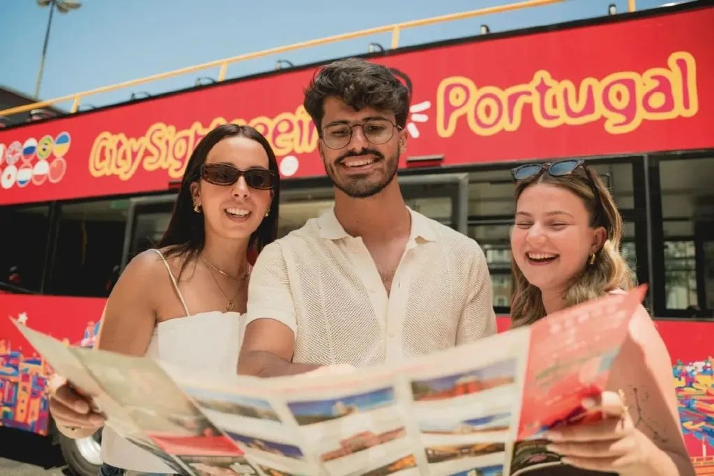 City Sightseeing Lisboa: Passeio de autocarro «Hop-on Hop-off» de 48 horas + bilhete de entrada no jardim zoológico