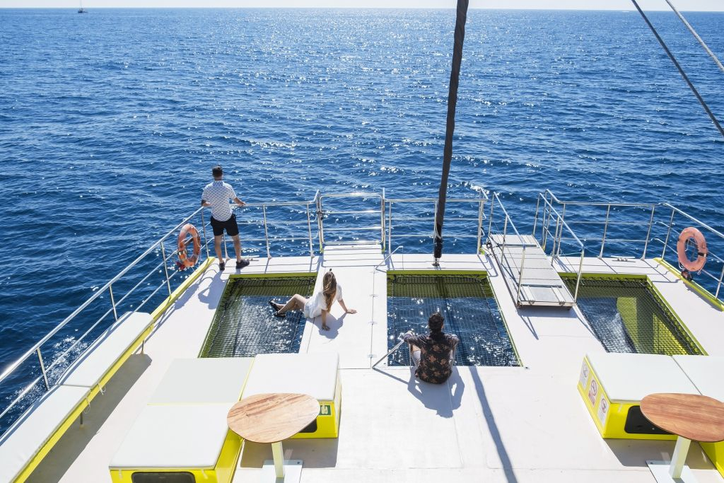Excursión Catamaran Barcelona: Música & Chill-out