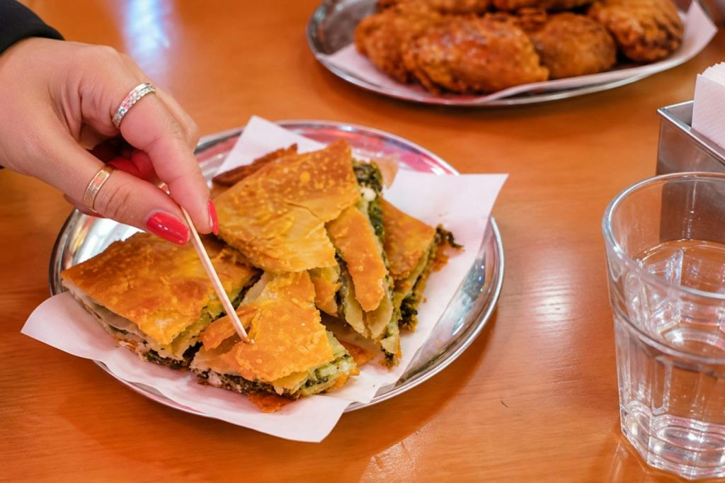 Athènes : visite gastronomique guidée à pied en petit groupe + dégustations