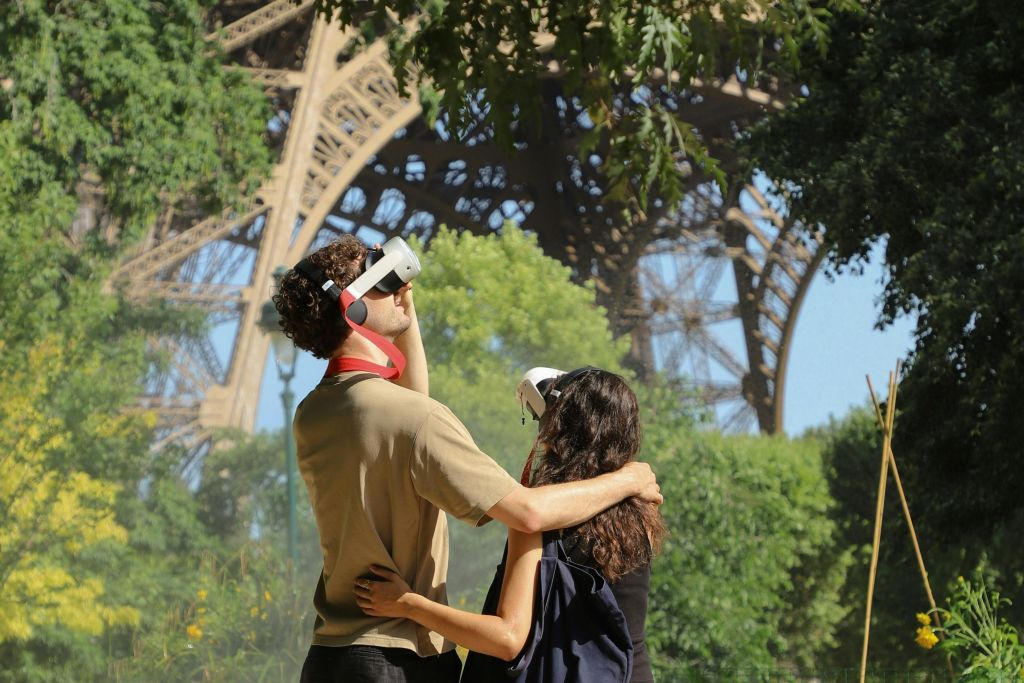 Tour Eiffel : Visite guidée en réalité virtuelle à pied