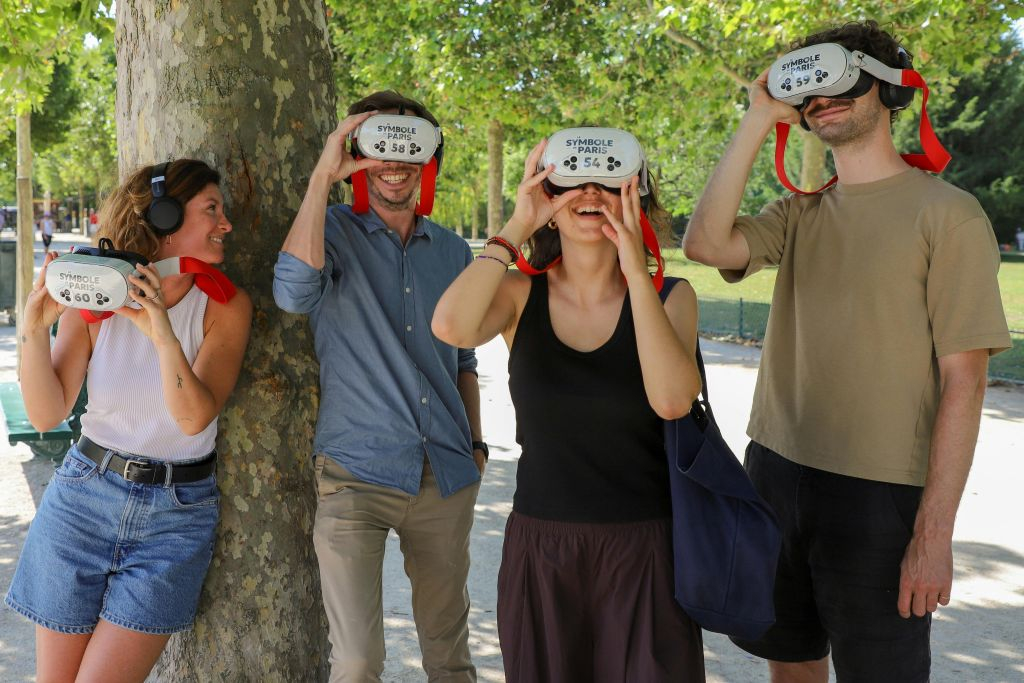Tour Eiffel : Visite guidée en réalité virtuelle à pied