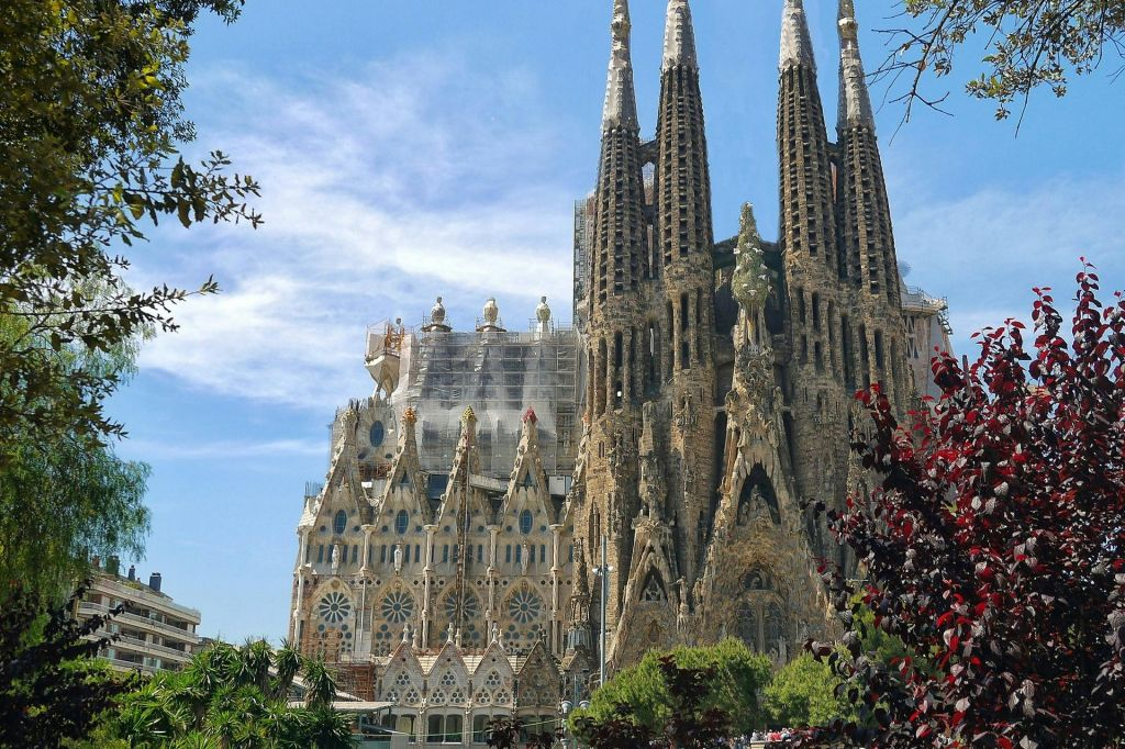 Sagrada Familia: Entrada sin colas + Tour guiado + Acceso a la Torre de la Pasión