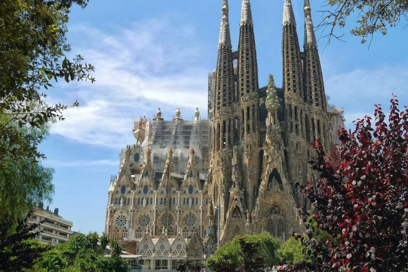 Sagrada Familia: Entrada sin colas + Tour guiado + Acceso a la Torre de la Pasión